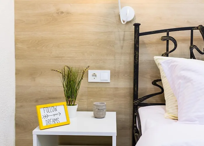 Loft Near Polytechnic Apartment *