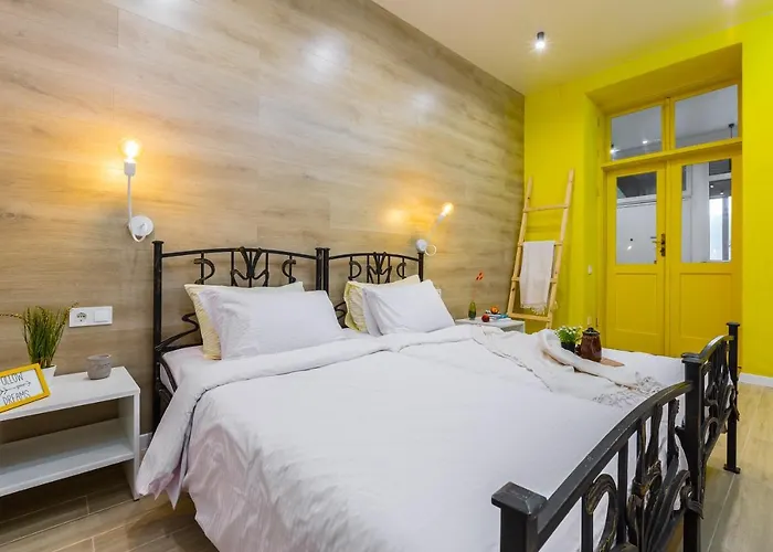 Loft Near Polytechnic Daire Lviv